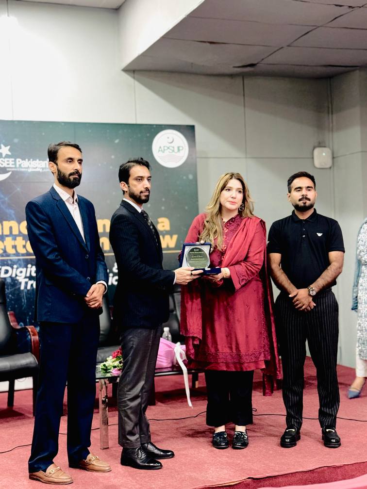 prelaunch industry roundtable